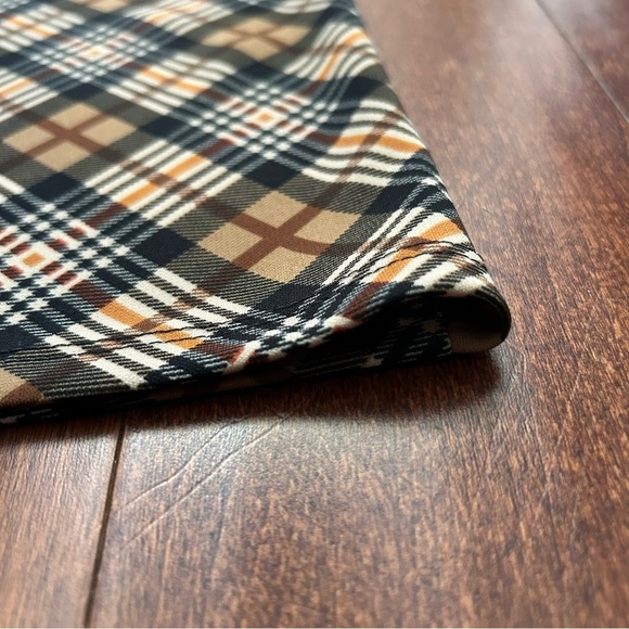 Y2K 90’s BCBG Black and Tan Plaid Pencil Skirt, Size Small - Picture 3 of 7